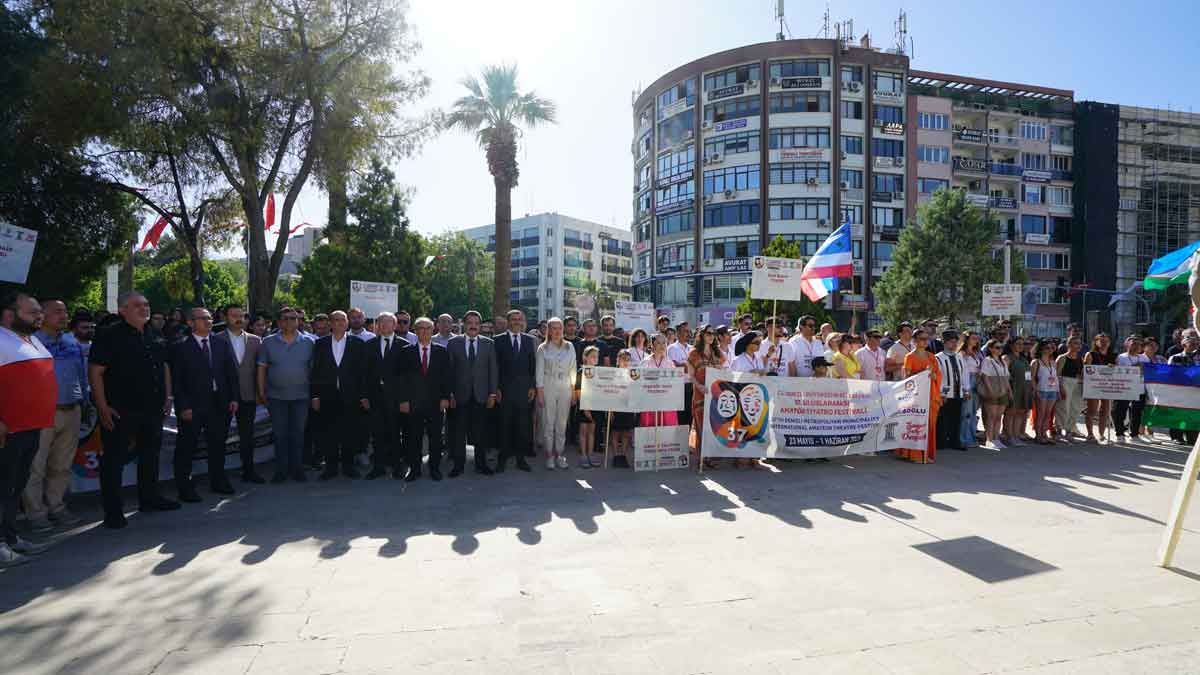 37 Uluslararasi Tiyatro Festivali Basladi Denizli1