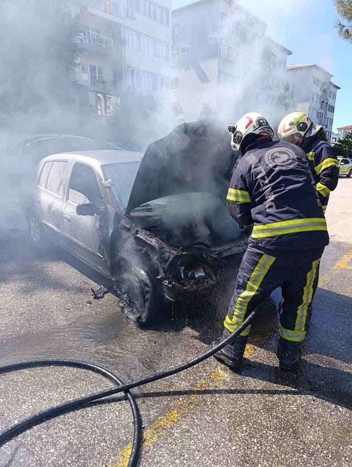 Denizli Seyir Halindeki Arac Yangin Kinikli1