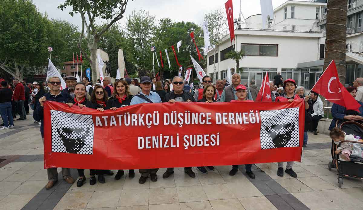 Denizlide 1 Mayis Kutlamalari Cinardan Basladi11