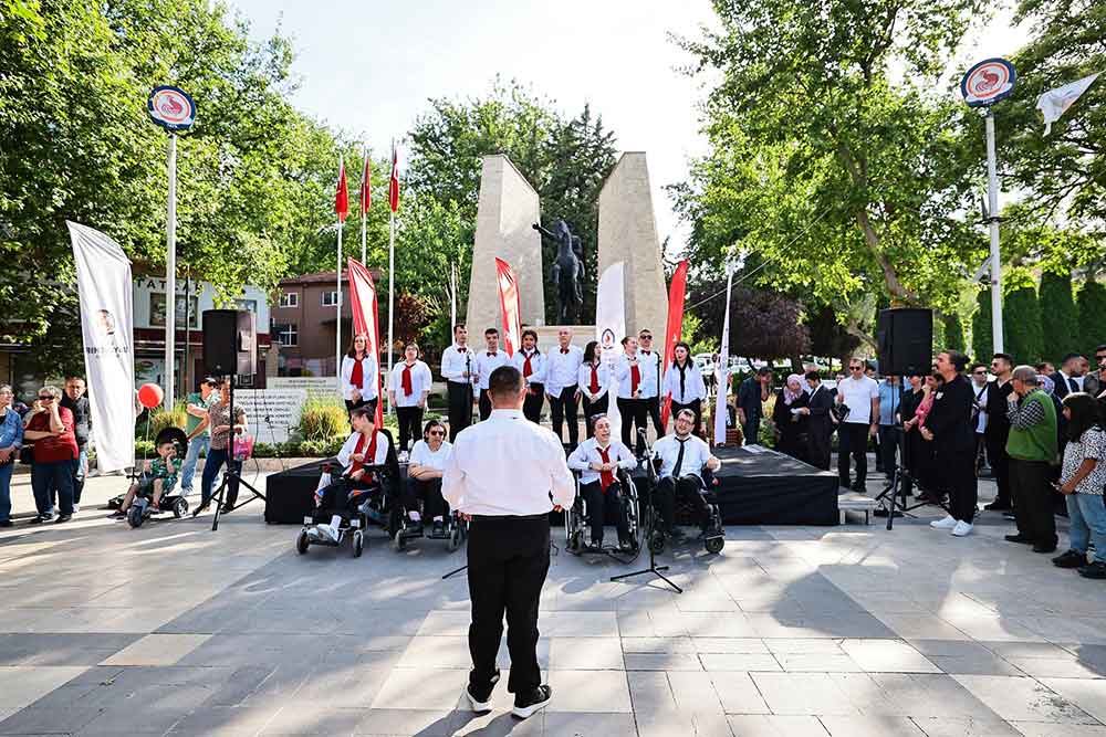 Denizlide Engelli Bireyler Icin Farkindalik Yuruyusu 1