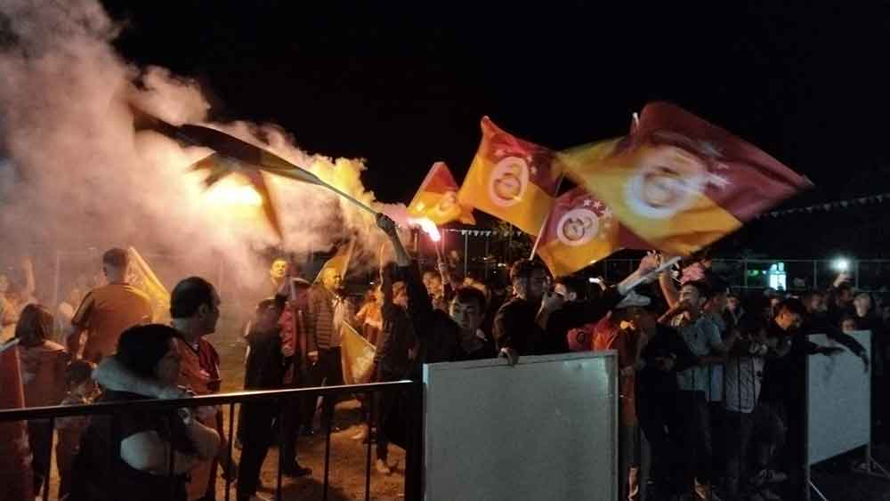 Galatasaray 25 Sampiyonlugu Denizlide Coskuyla Kutlandi