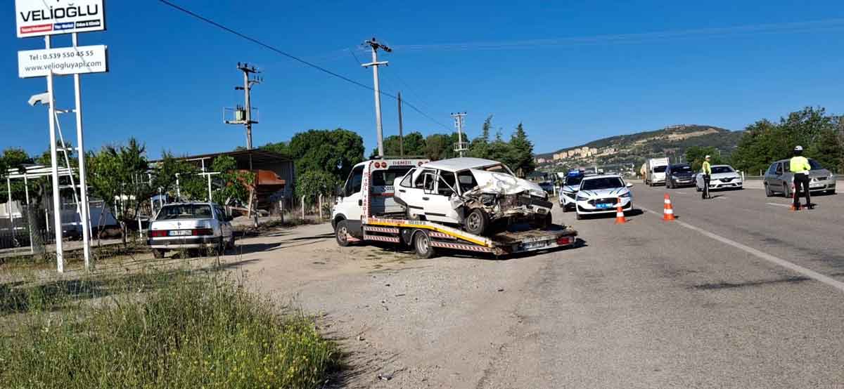 Kalede Tutun Iscileri Kaza Yapti 6 Yarali Denizli Kale2