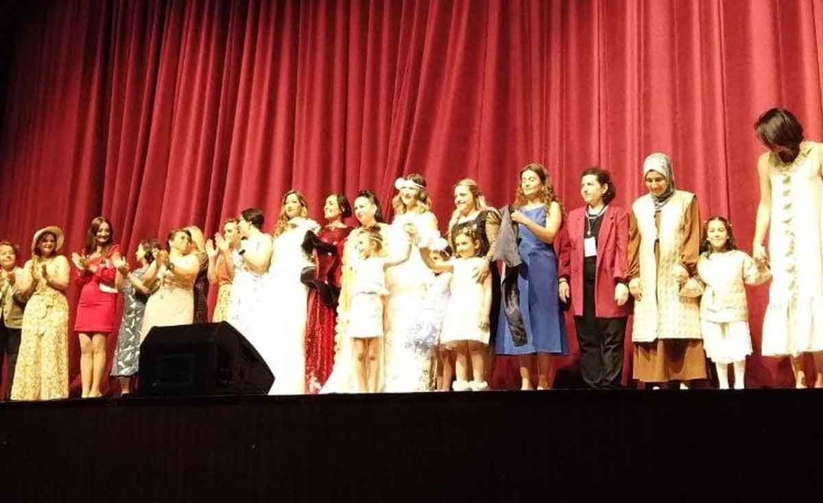 Merkezefendi Halk Egitim Aile Defilesi Ve Turku Soleniyle Mest Etti 2