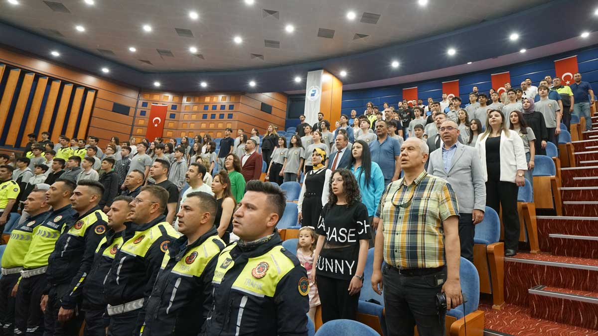 Trafik Haftasinda Paude Bir Kural Bir Omur Etkinligi1