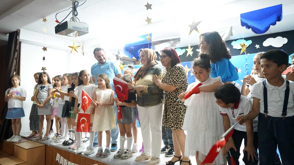 Zaferiye Abalioglu 2 A Sinifi Yilsonu Programi1