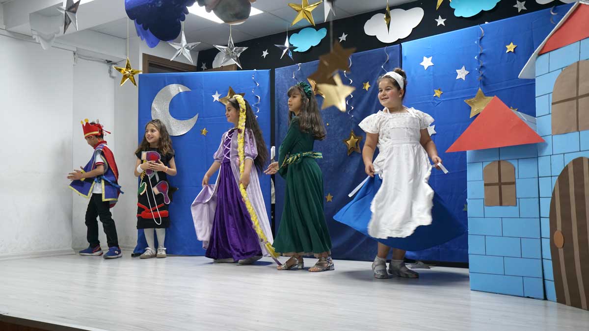 Zaferiye Abalioglu 2 A Sinifi Yilsonu Programi6