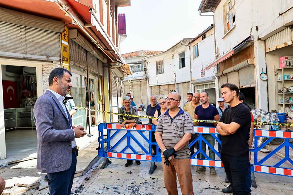 Baskan Cavusoglu Kaleici Yangin Bolgesinde Incelemelerde Bulundu