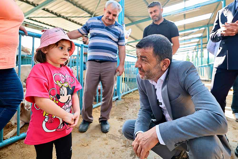 Baskan Cavusoglundan Kurban Pazari Ziyareti 1
