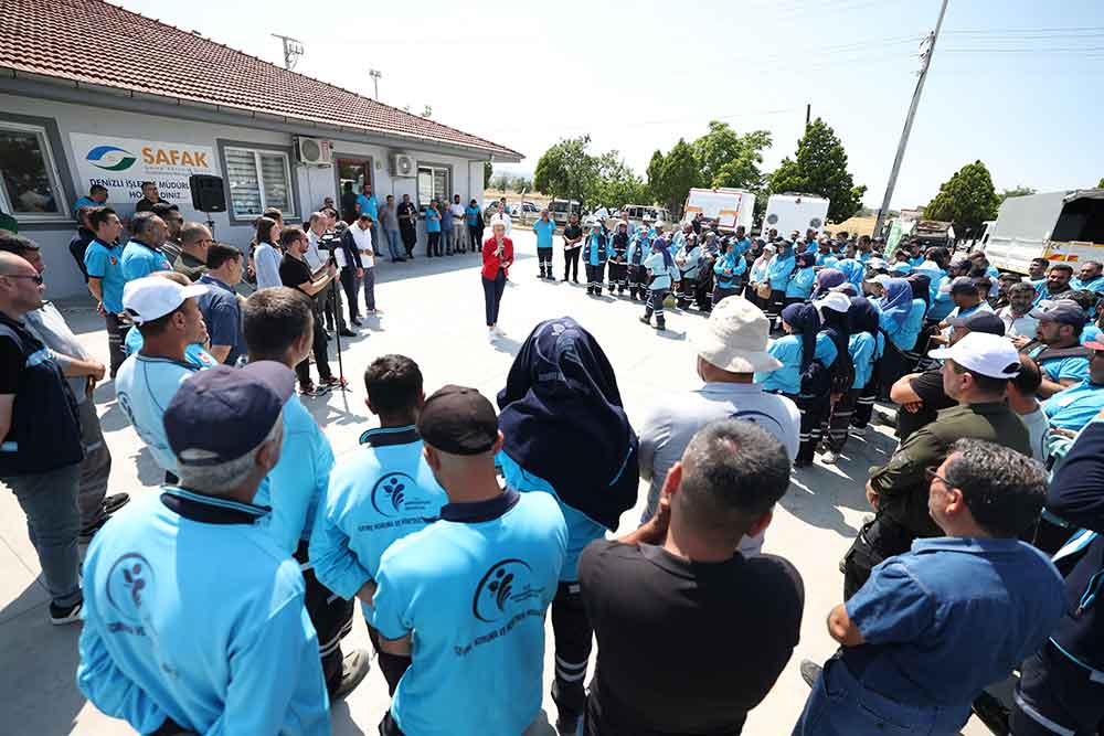 Baskan Dogan Ekip Arkadaslariyla Bayramlasti 3