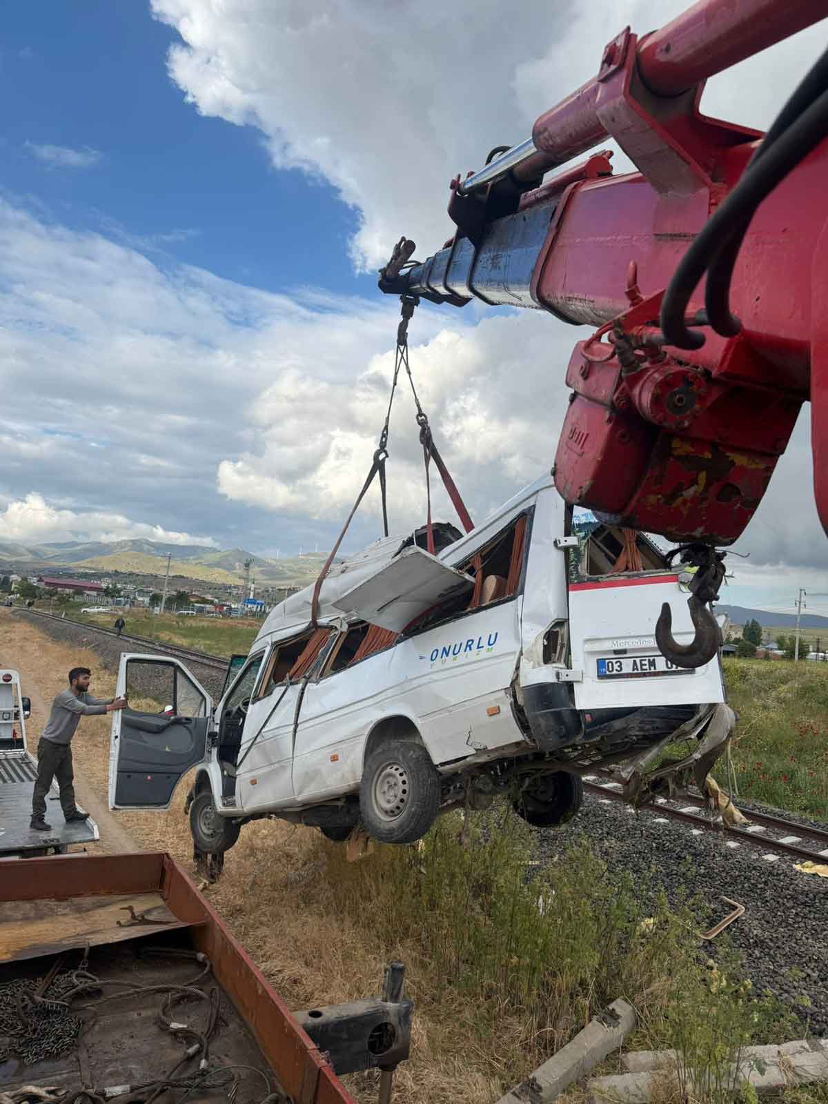 Denizli Treni Minibuse Carpti 1 Yarali1