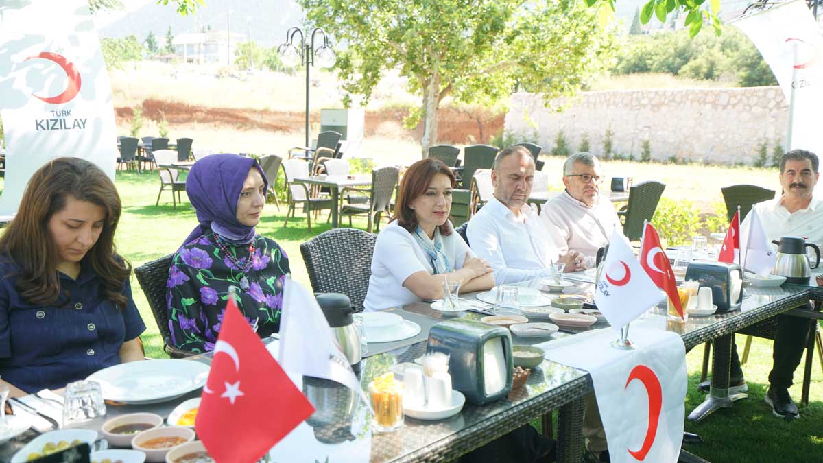 Denizli Turk Kizilayi Yonetim Kurulu Toplanti4
