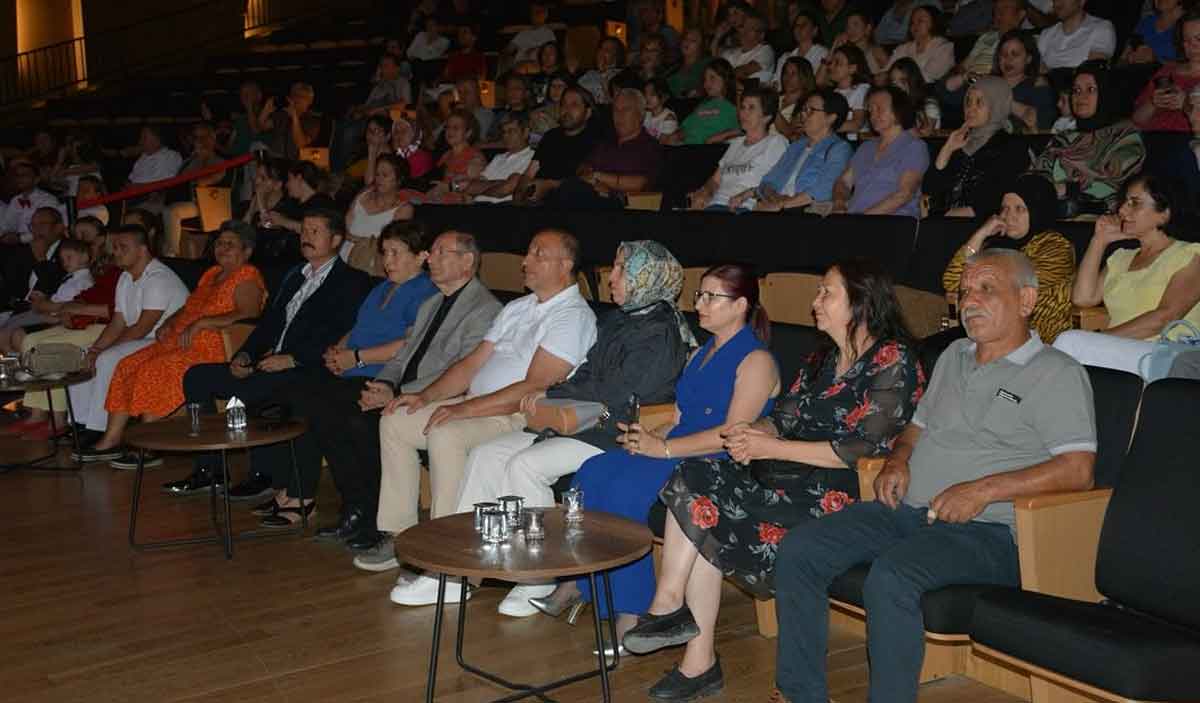 Denizlide Gonulluler Korosundan Unutulmaz Turku Gecesi 2