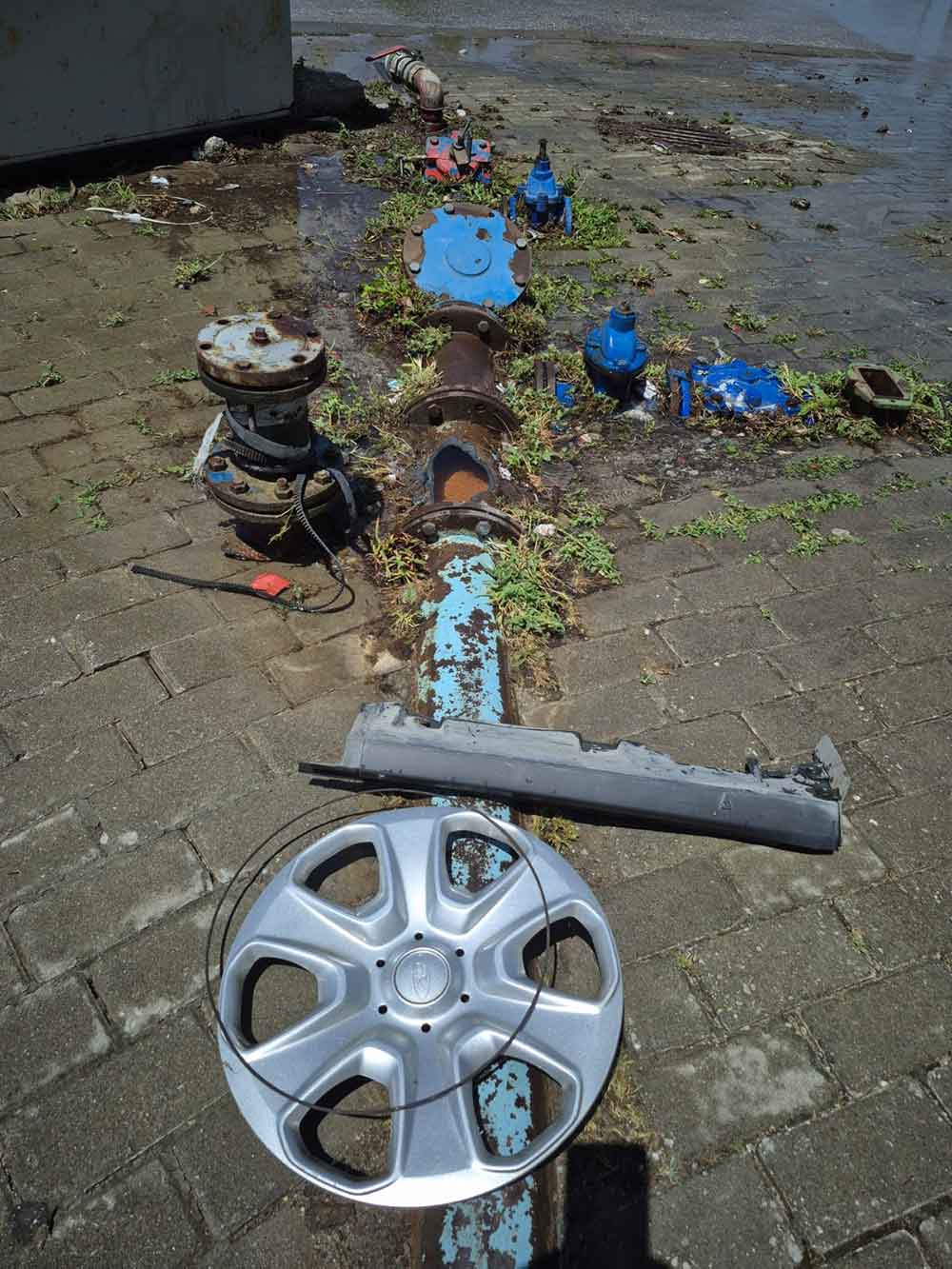 Denizlide Ilginc Kaza Su Vanasina Carpan Surucu Olay Yerinden Kacti 1