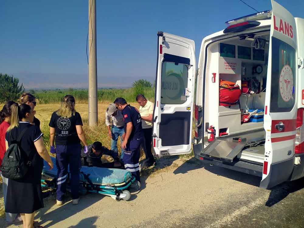 Denizlide Otomobil Ile Carpisan Motosiklet Surucusu Tarlaya Uctu 1