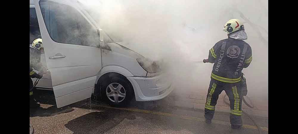 Denizlide Seyir Halindeki Isci Servisi Bir Anda Alev Aldi 1