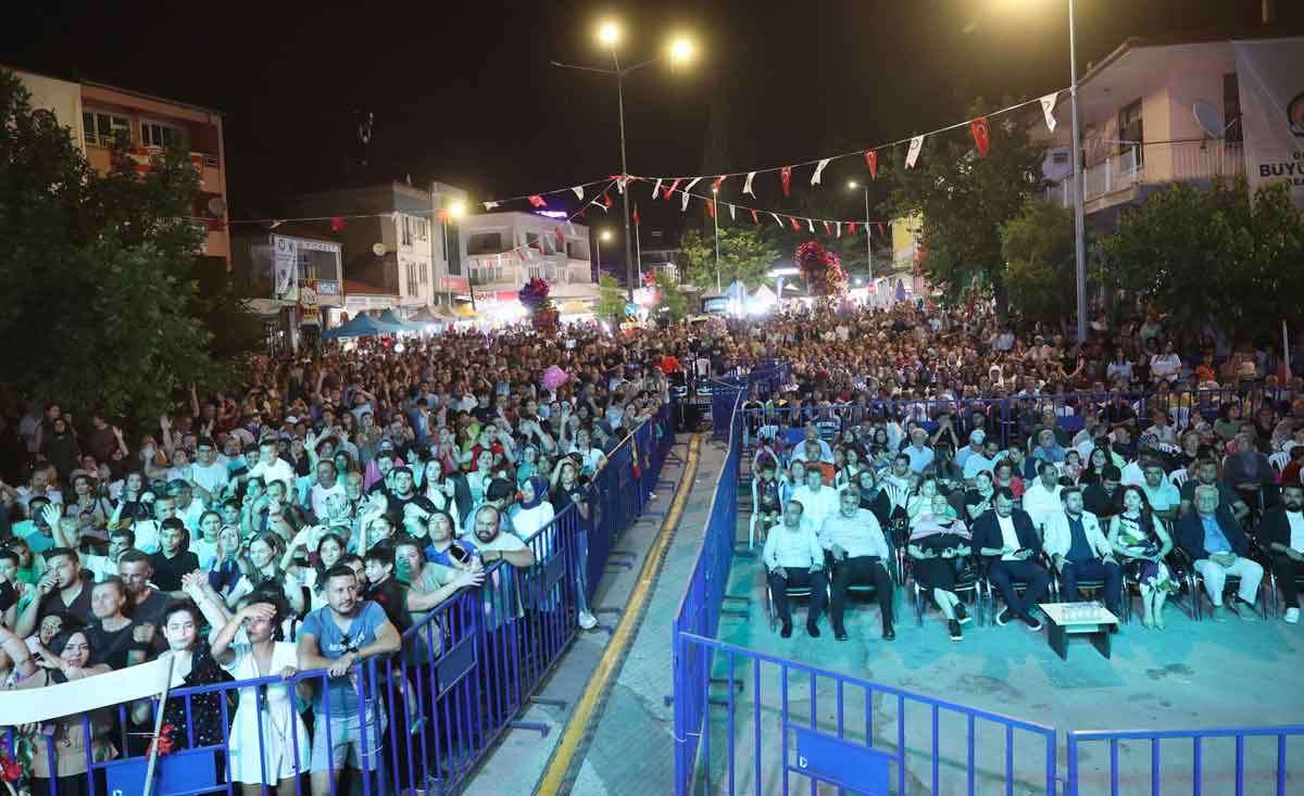 Isin Karaca Kizilcaboluklulere Unutulmaz Bir Gece Yasatti 2