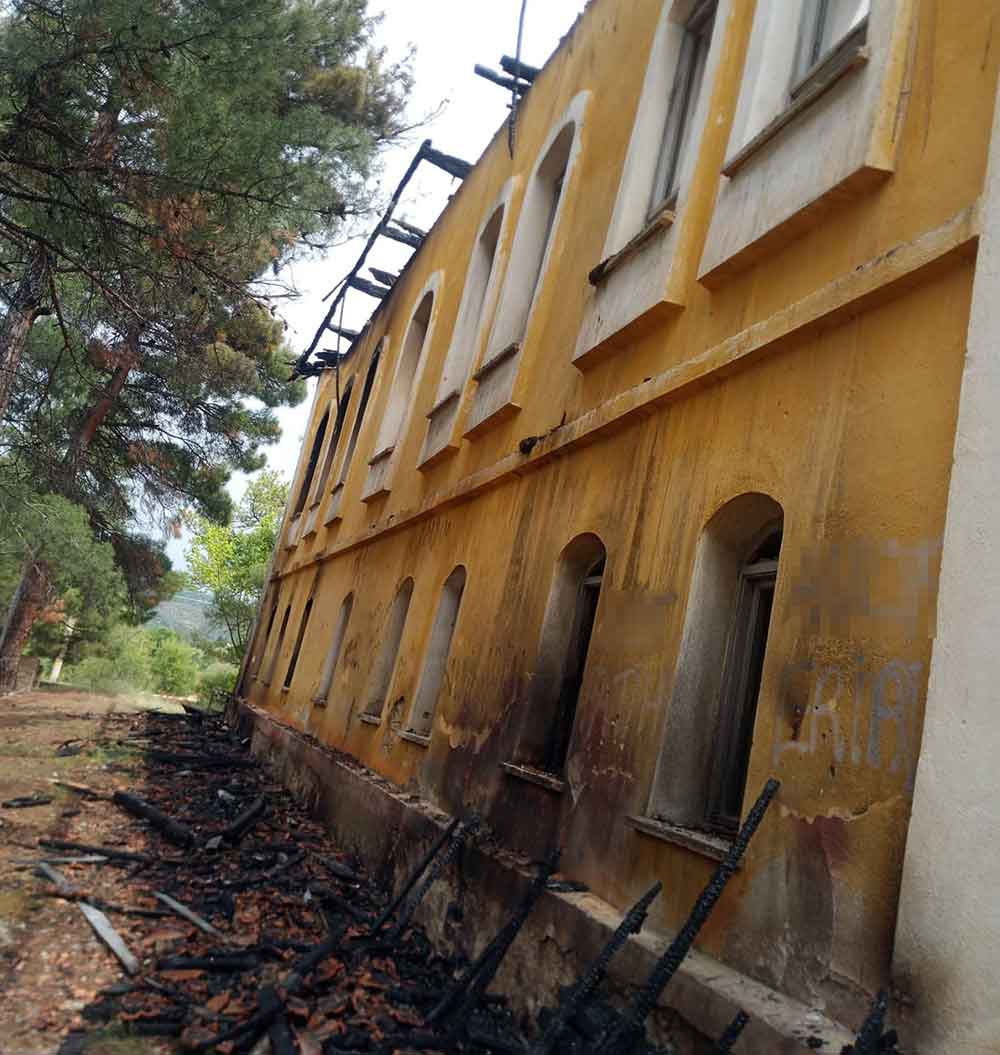 Onlem Alinmayan Tarihi Ilkokul Enkaza Dondu