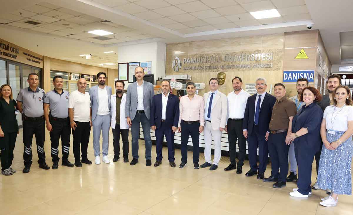 Rektor Gungor Pau Hastanelerine Bayram Ziyaretinde Bulundu