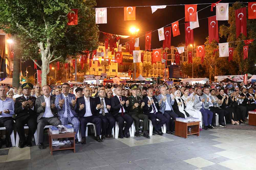 15 Temmuz Denizlide Cesitli Etkinliklerle Anildi 2