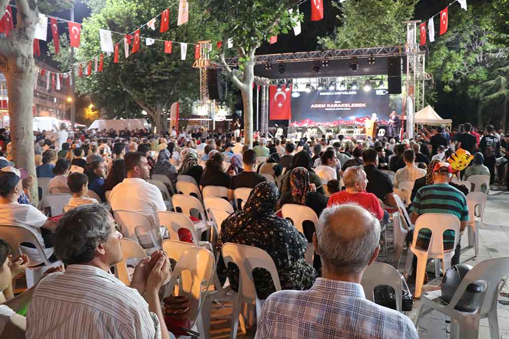 15 Temmuz Denizlide Cesitli Etkinliklerle Anildi 3