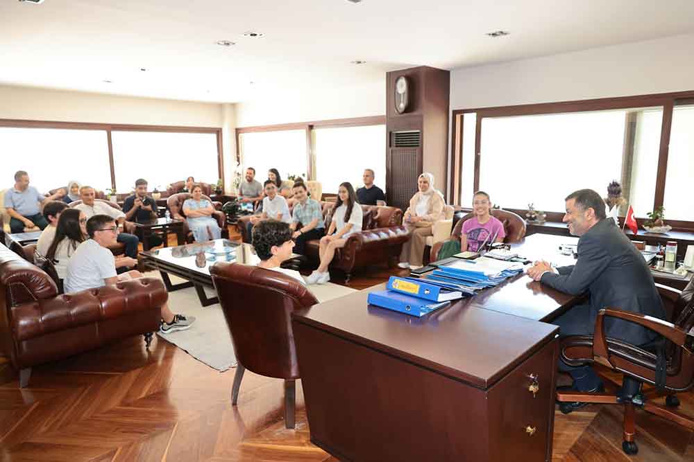 Baskan Cavusoglu Lgs Sampiyonlarini Agirladi 1