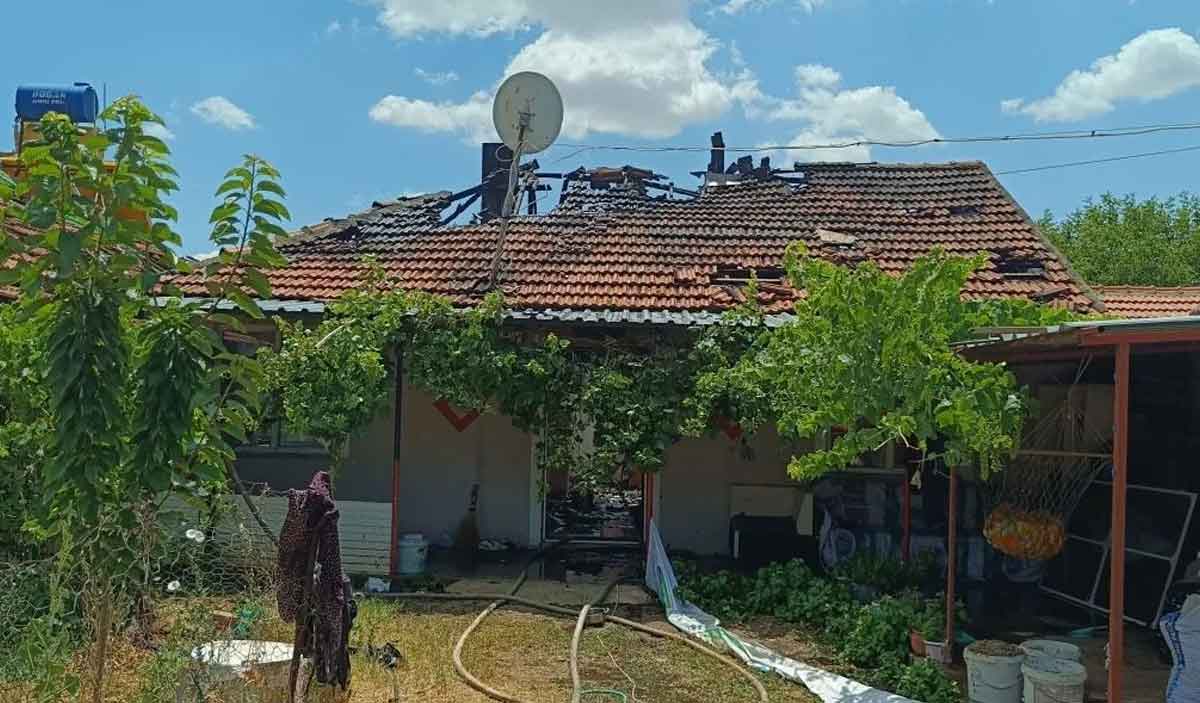 Denizli Civrilde Ev Yangini
