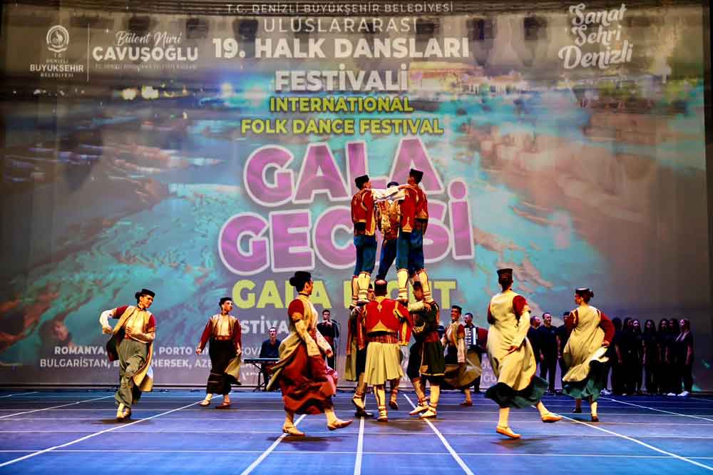 Denizli Halk Danslari Festivali4
