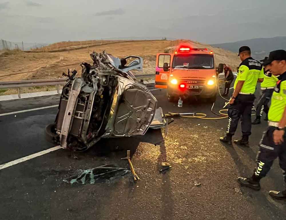 Denizli Plakali Otomobil Yenipazar Aydin Kaza 3 Yarali2