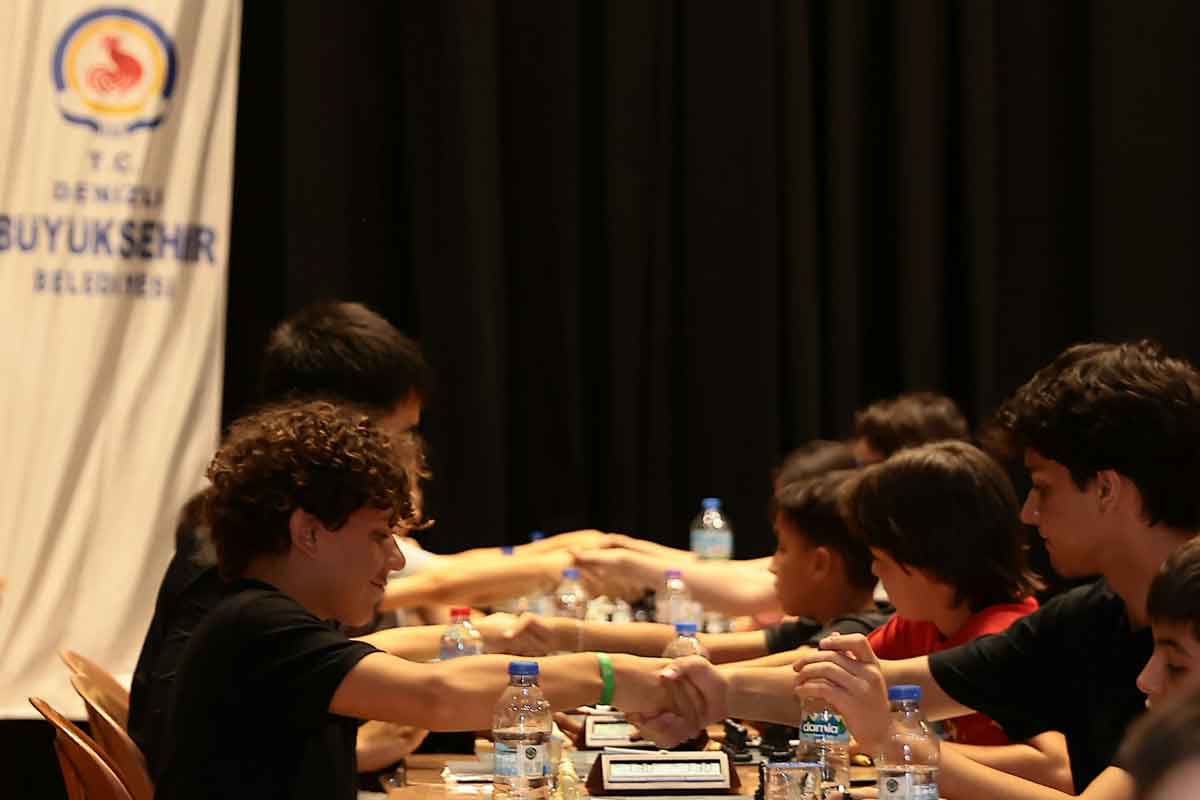 Denizli Satranc Turnuvasi Acilis Ilk Hamle4