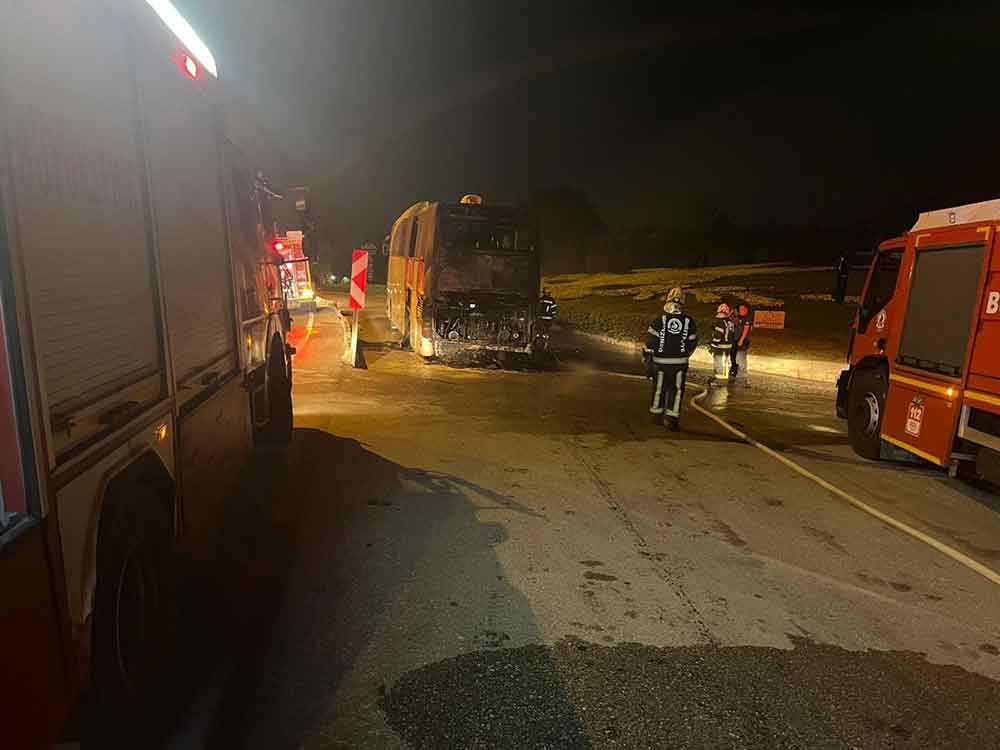 Denizlide Tur Otobusu Alev Alev Yandi 3