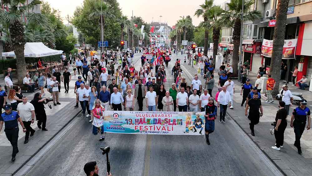 Dunyanin Renkleri Denizlide Bulustu 4