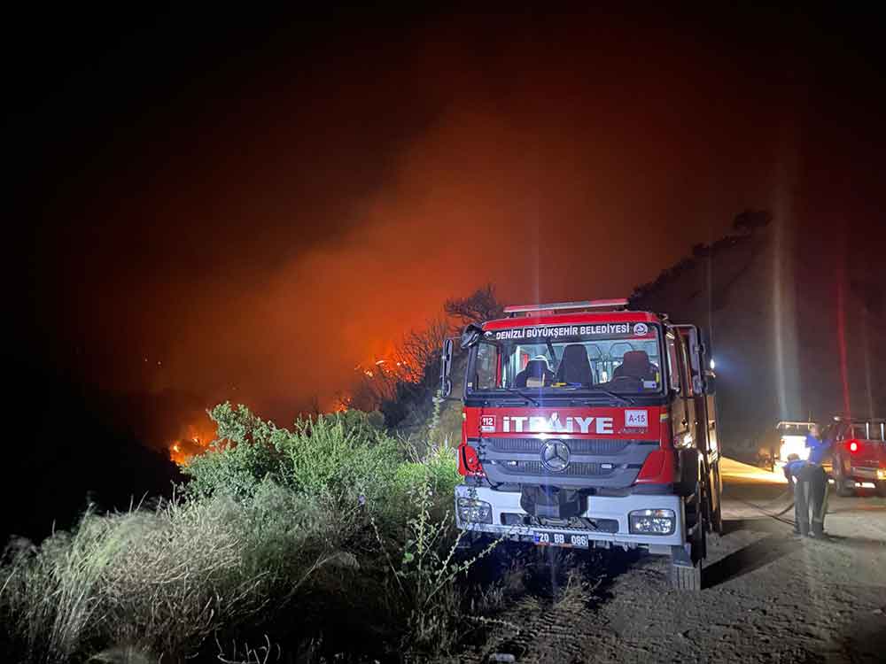 Ege Yanarken Denizli Sessiz Kalmadi