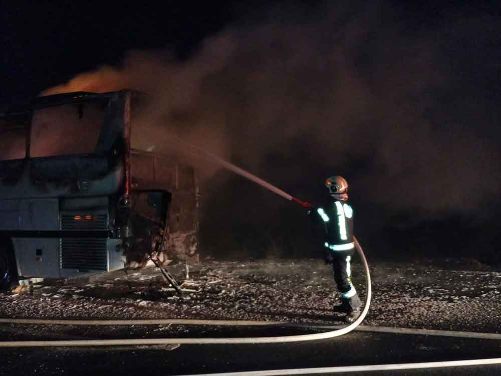 Iscileri Biraktiktan Sonra Alev Alan Isci Servisi Kule Dondu 2
