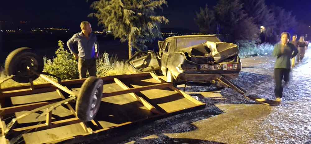 Otomobilin Arkasina Baglanan Romork Kazaya Neden Oldu 2 Yarali 2