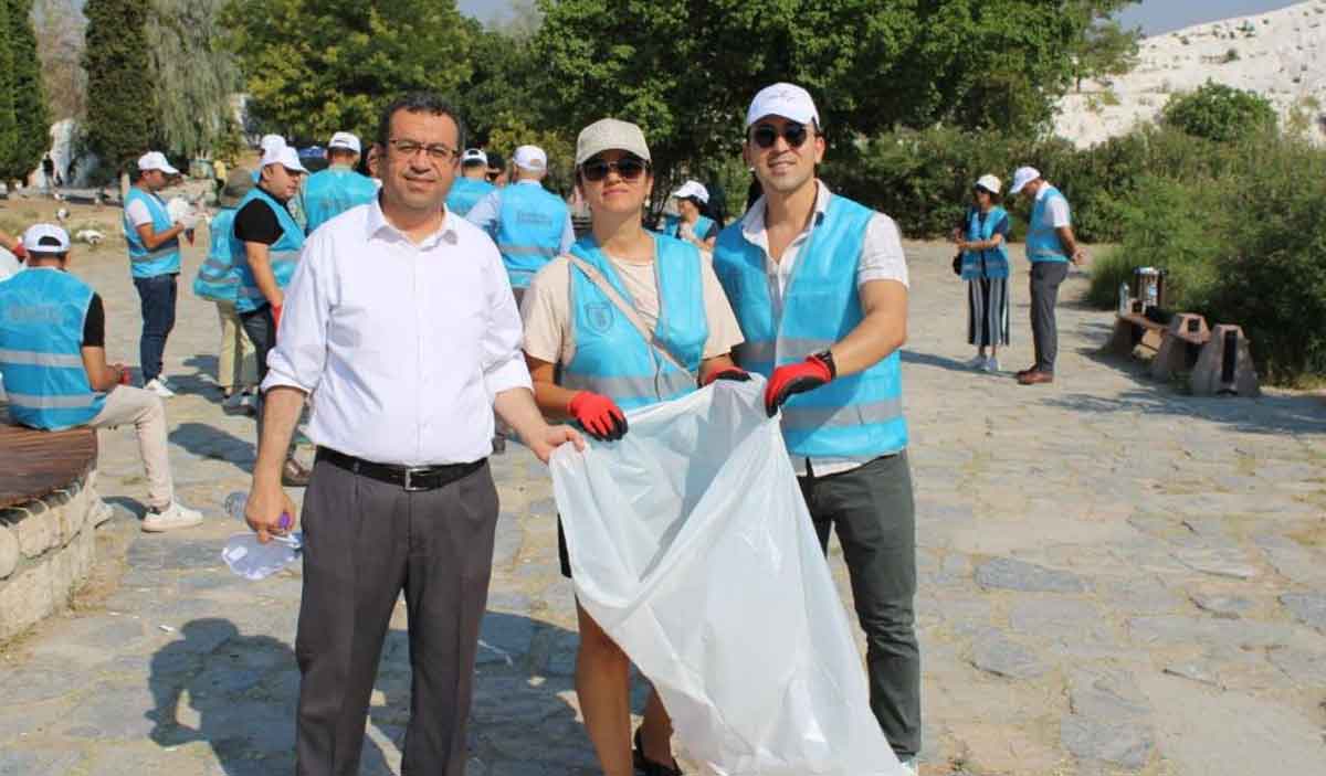 Pamukkaleyi Yukumluleri Temizledi