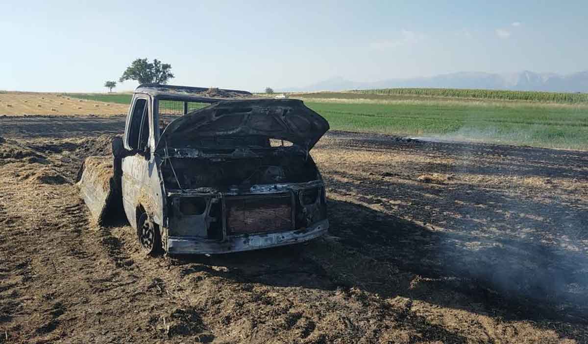 Sahibinden Habersiz Alinan Saman Balyalari Kamyonet Ile Birlikte Yandi 1