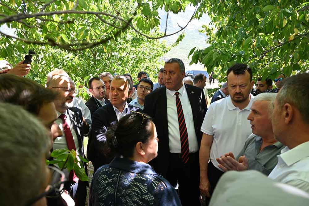 Tbmm Zirai Don Arastirma Komisyonu Civrilde Meyve Bahcelerini Inceledi 3