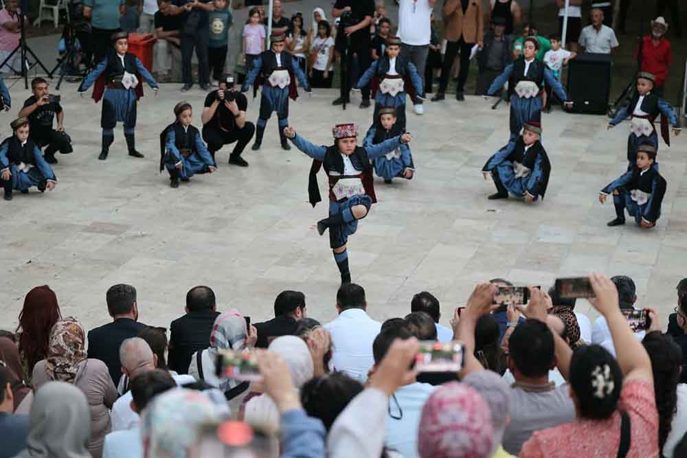 7 Tavas Zeybek Festivali Kortej Yuruyusu Ve Zeybek Gosterileriyle Basladi 1