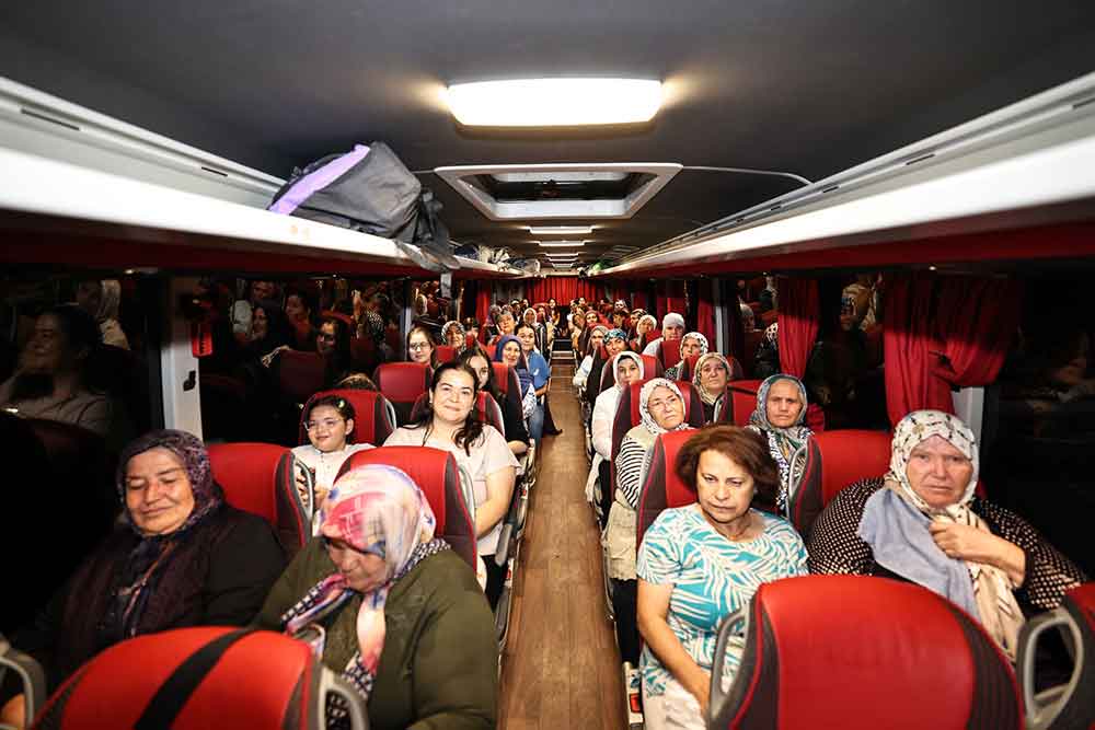 Acipayamli 50 Kadin Anitkabirde 2