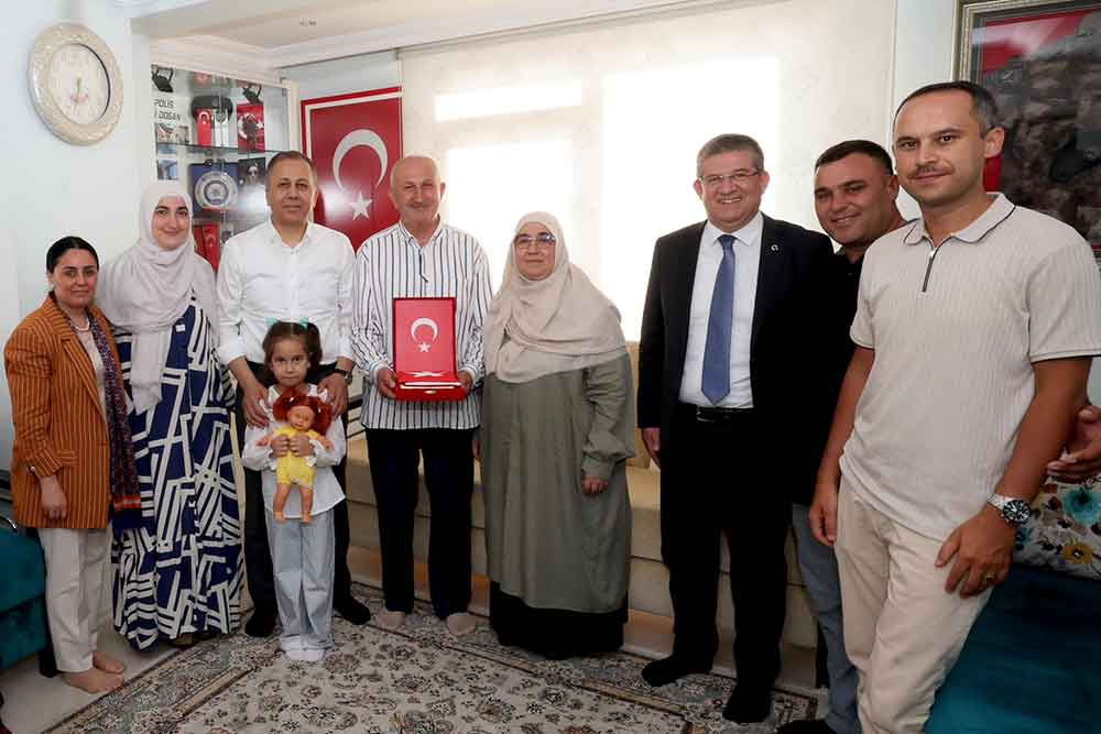 Bakan Yerlikayadan Sehit Ahmet Doganin Denizlideki Baba Ocagina Ziyaret 3