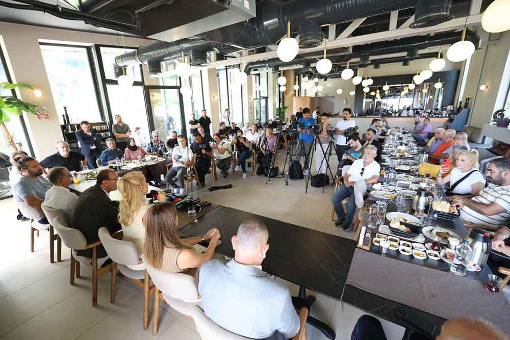 Baskan Dogan Basin Mensuplariyla Bir Araya Geldi 3