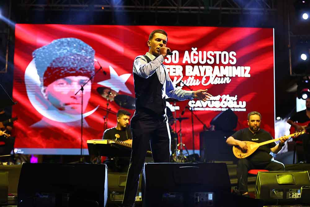 Denizlide 30 Agustos Coskusu Sahne Senin Ile Basladi