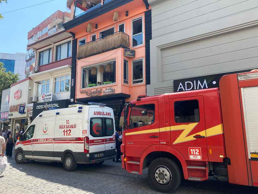 Denizlide Fritozden Yangin Cikti 1 Yarali 2