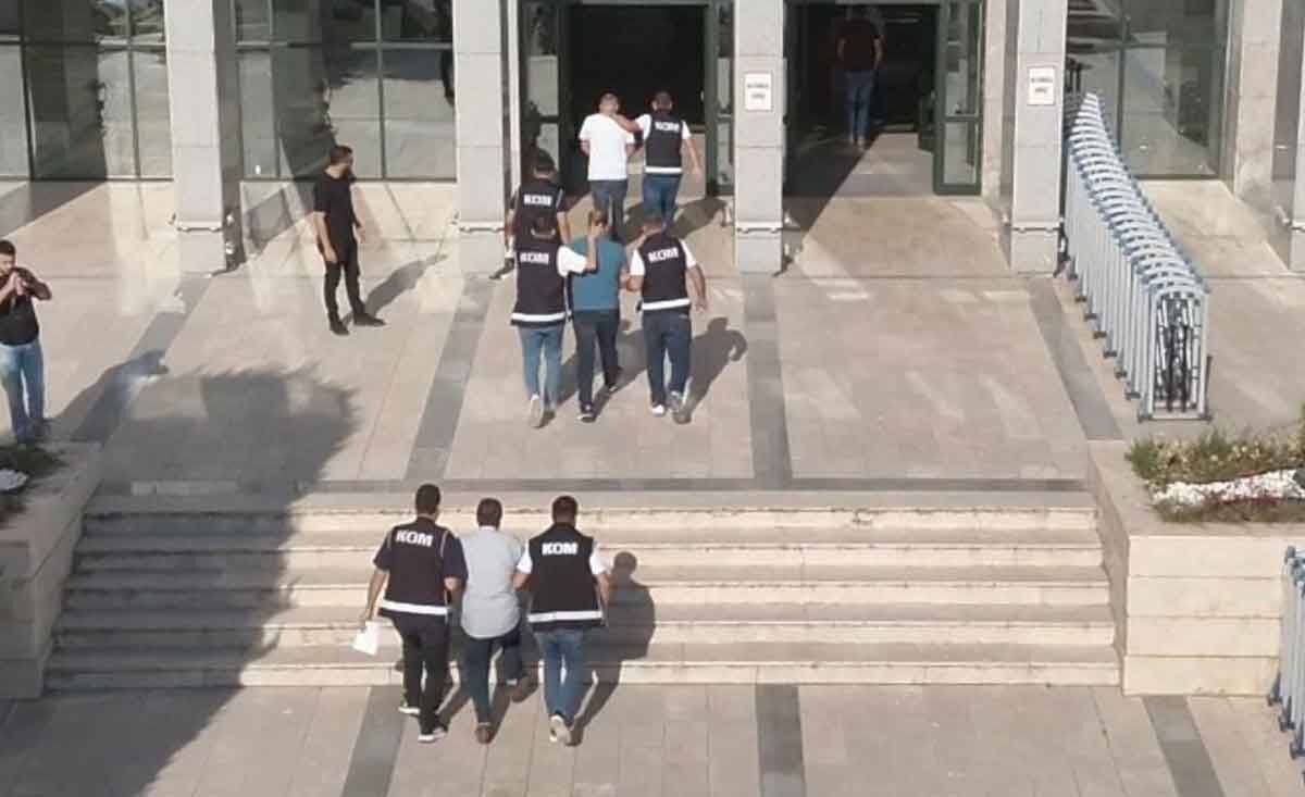 Denizlide Kacak Silah Operasyonunda 3 Kisi Tutuklandi 1