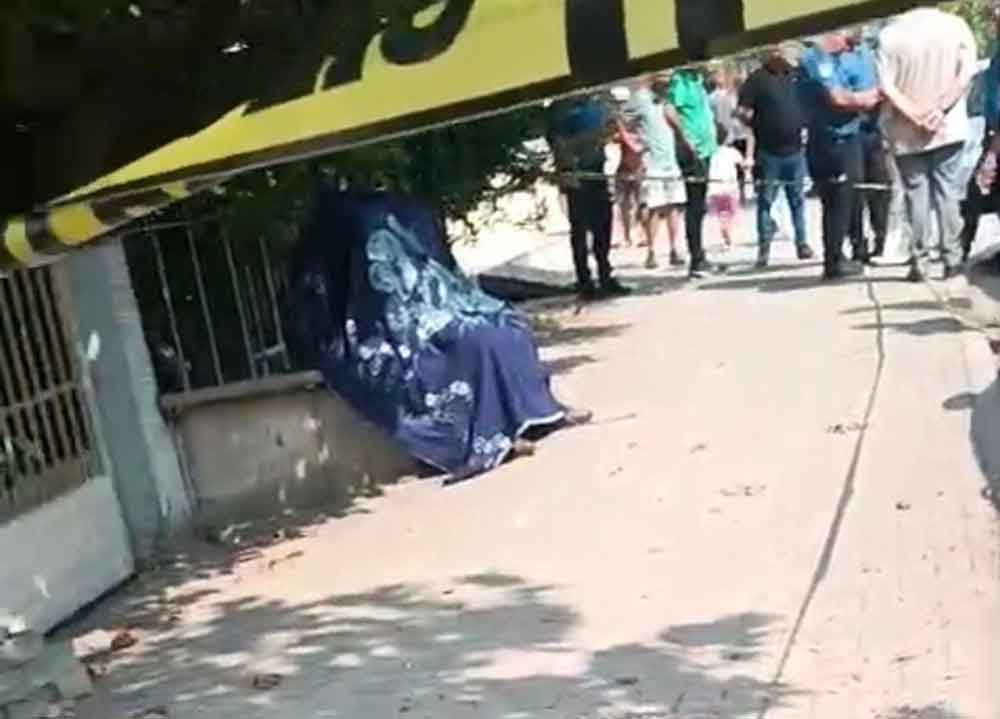 Denizlide Servis Bekleyen Isci Hayatini Kaybetti 1