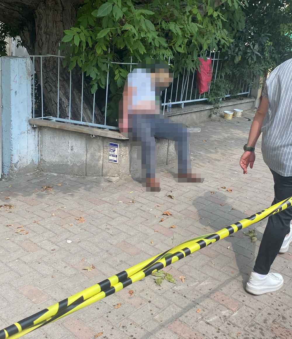 Denizlide Servis Bekleyen Isci Hayatini Kaybetti 2