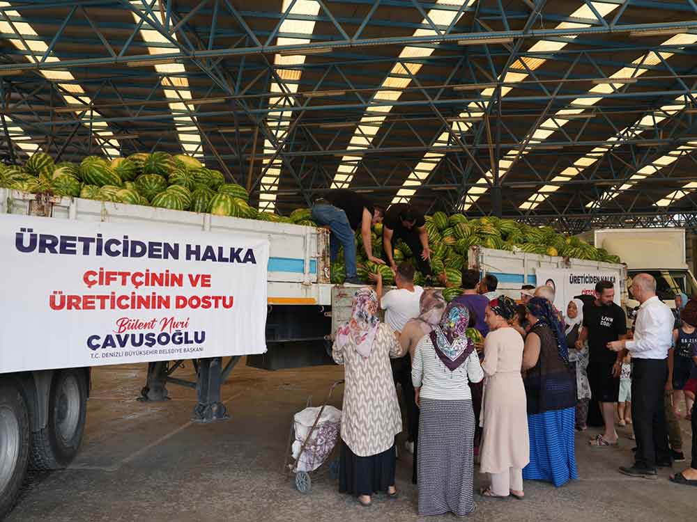 Denizlide Ureticinin Elinde Kalan Karpuzlar Ihtiyac Sahibi Ailelerin Sofralarina Ulasti