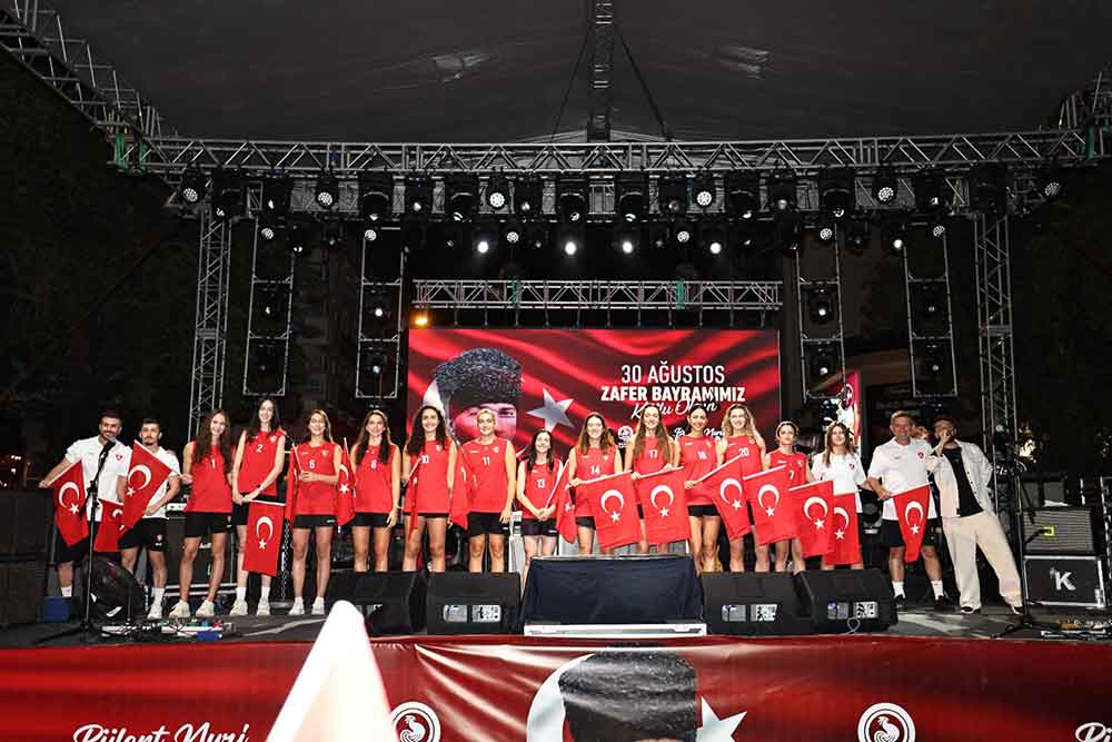 Denizlililer 30 Agustos Zafer Bayrami Coskusunu Kirac Ile Yasadi 3