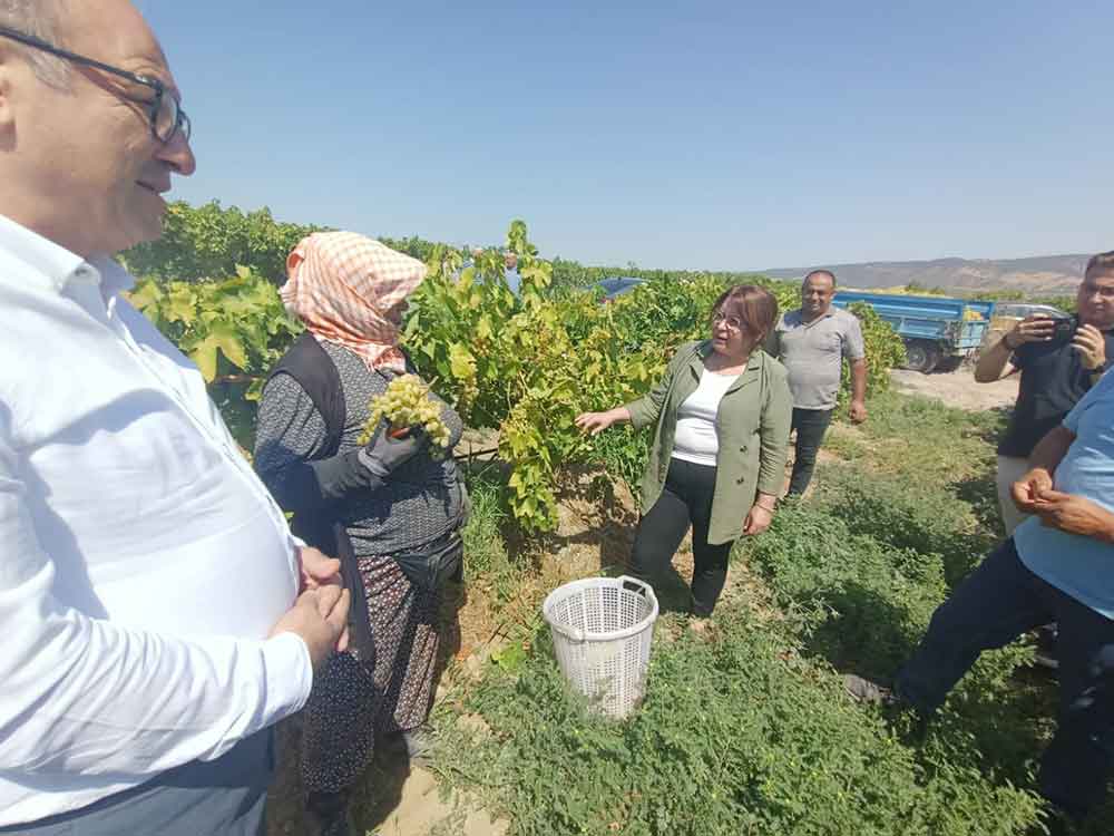 Karaca Buldanda Uzum Ureticilerini Dinledi 1