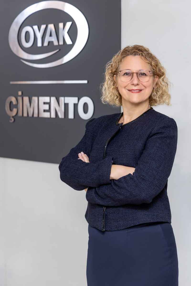 Oyak Cimento Insan Kaynaklari Direktorlugu Eda Guzeldemir Demiraya Emanet